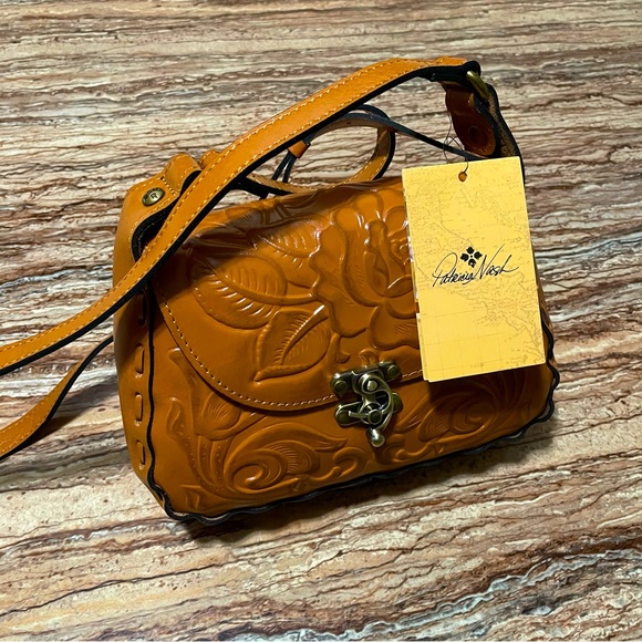 Patricia Nash - Picture 3 of 9